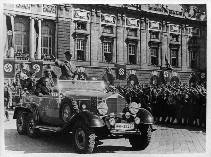 Adolf Hitler in his car in front of the Festsaaltrakt der Hofburg 